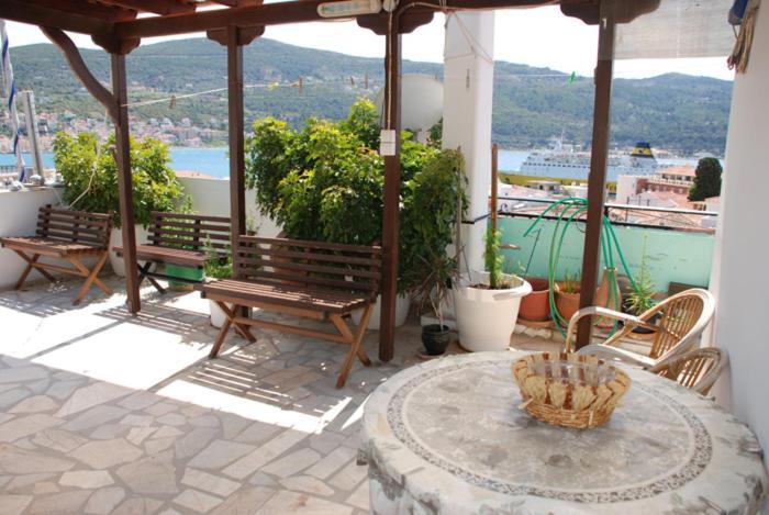 Hotel Bonis Samos Town Habitación foto